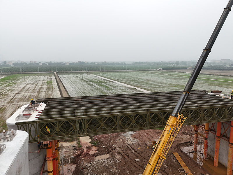 Bardzo duży most na stacji Hezhou na szybkiej kolei Zhuhai – Zhaoqing