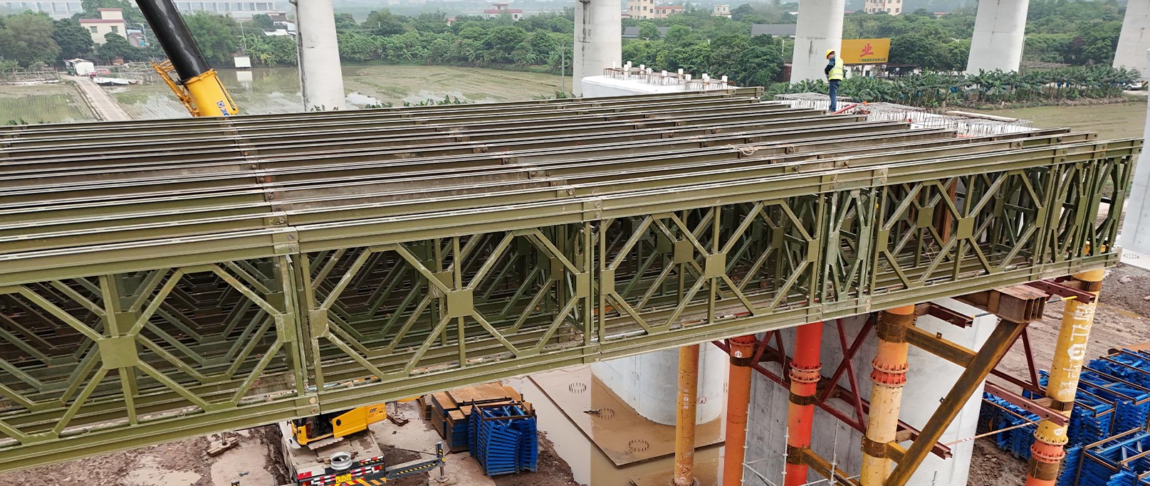 Bardzo duży most na stacji Hezhou na szybkiej kolei Zhuhai – Zhaoqing